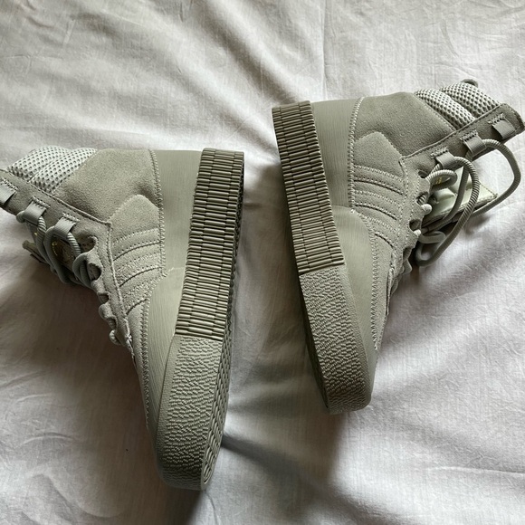 NWT * ADIDAS SAMBA BOOTS (7) - Picture 4 of 10